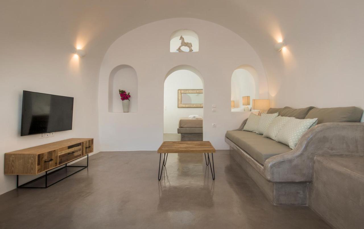 Aqua Serenity Luxury Suites Santorini Foinikiá 외부 사진