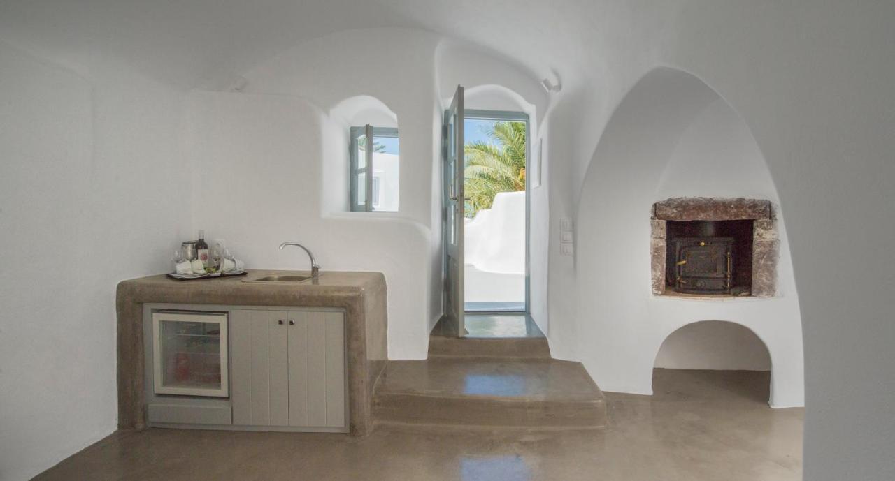 Aqua Serenity Luxury Suites Santorini Foinikiá 외부 사진