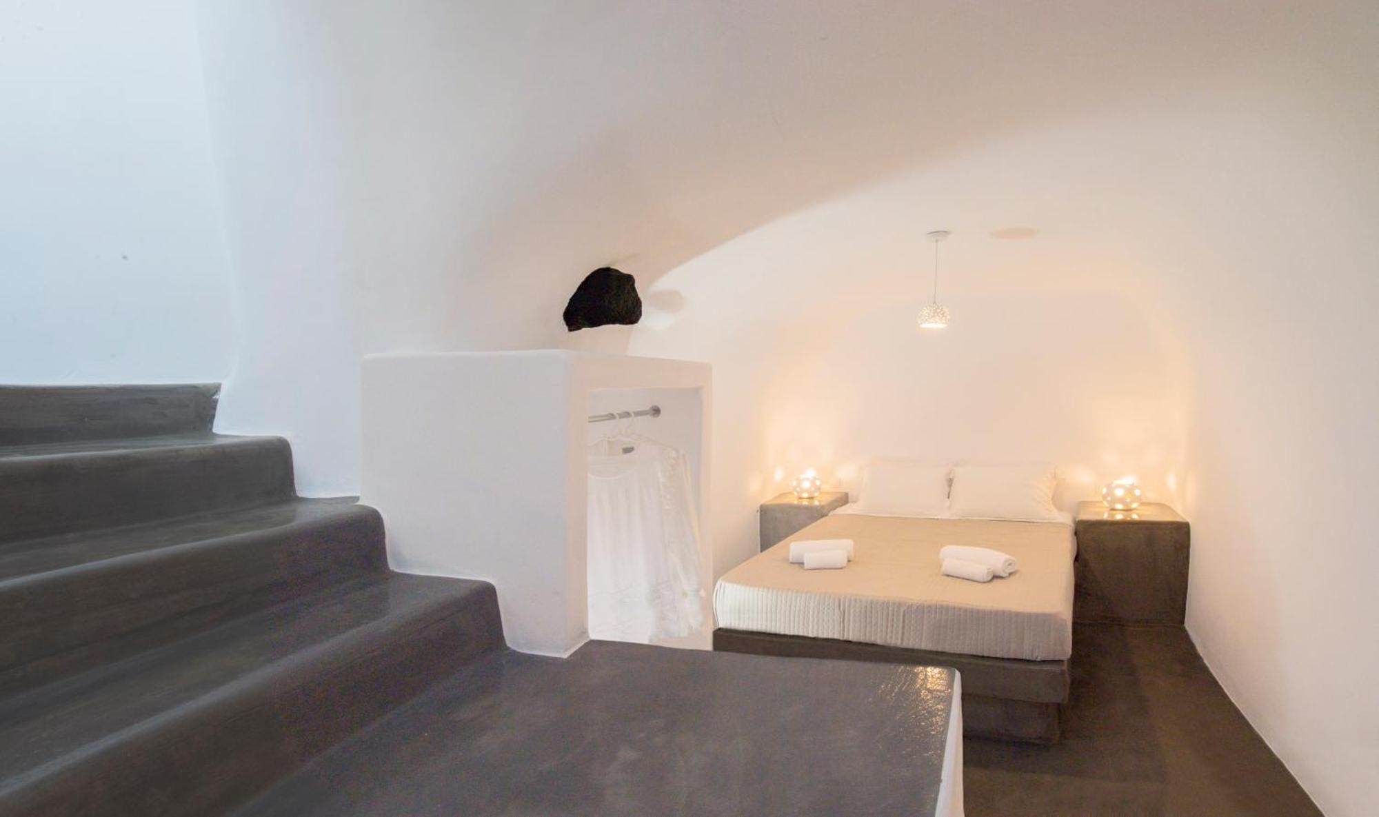 Aqua Serenity Luxury Suites Santorini Foinikiá 외부 사진